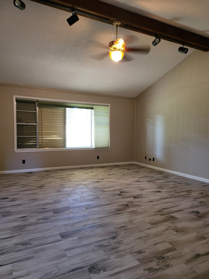 119 Wedgewood Ln - Photo 4 of 18