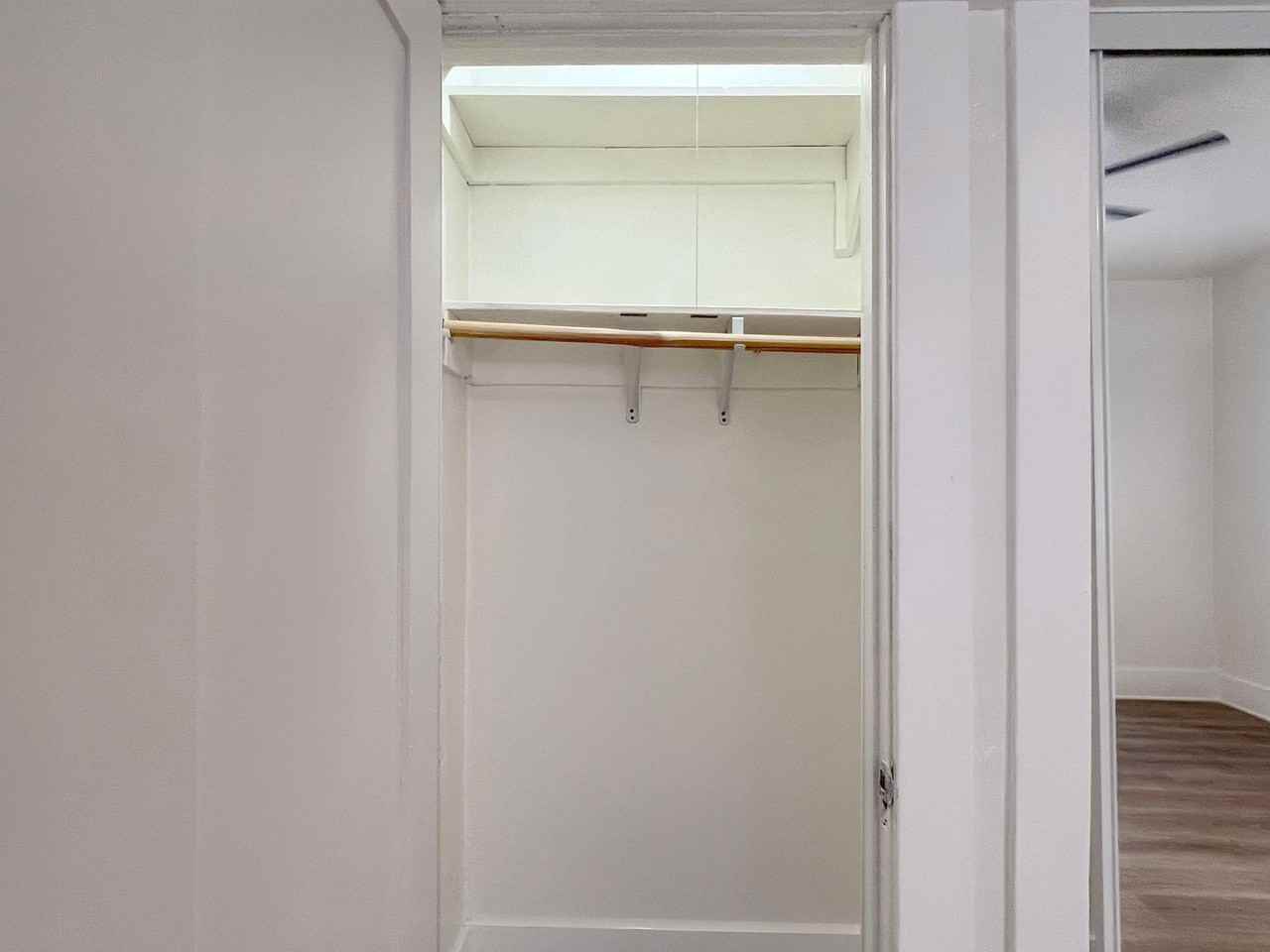 LB0227 - Photo 3 of 7