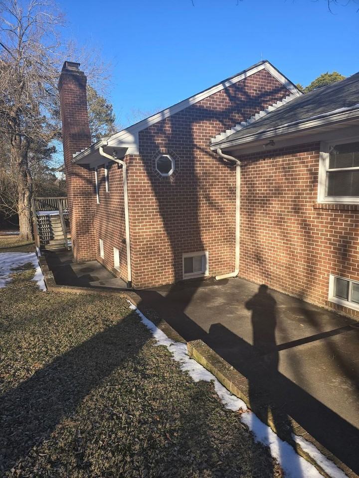 1400 Flowerdew Hundred Rd - Photo 3 of 33