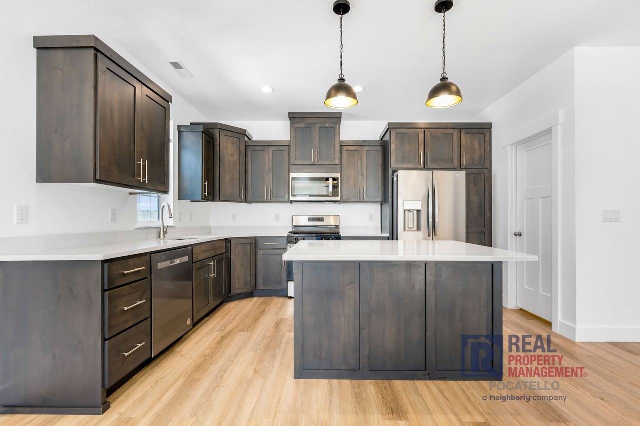 6134 Reflection Ridge Dr - Photo 4 of 31