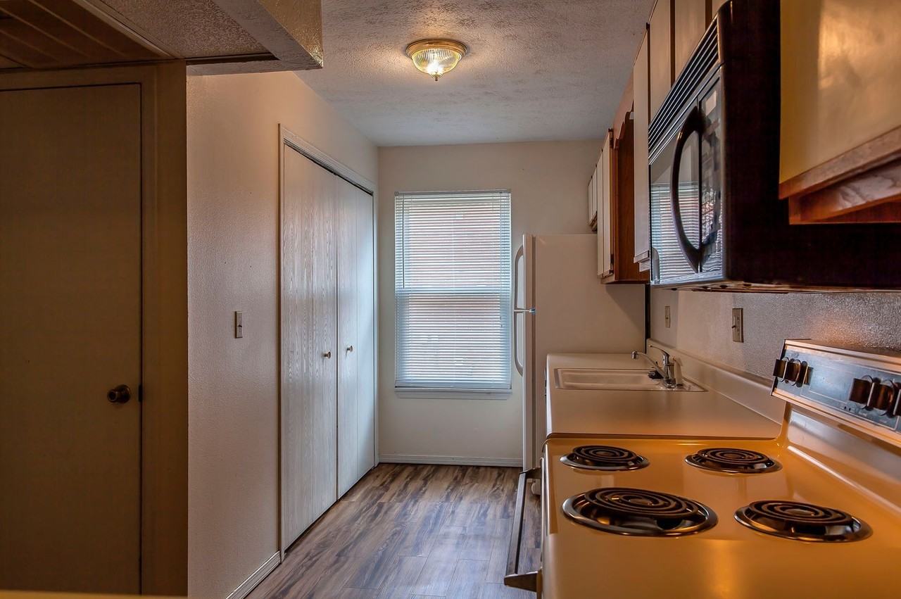 a1030wal - Photo 2 of 10