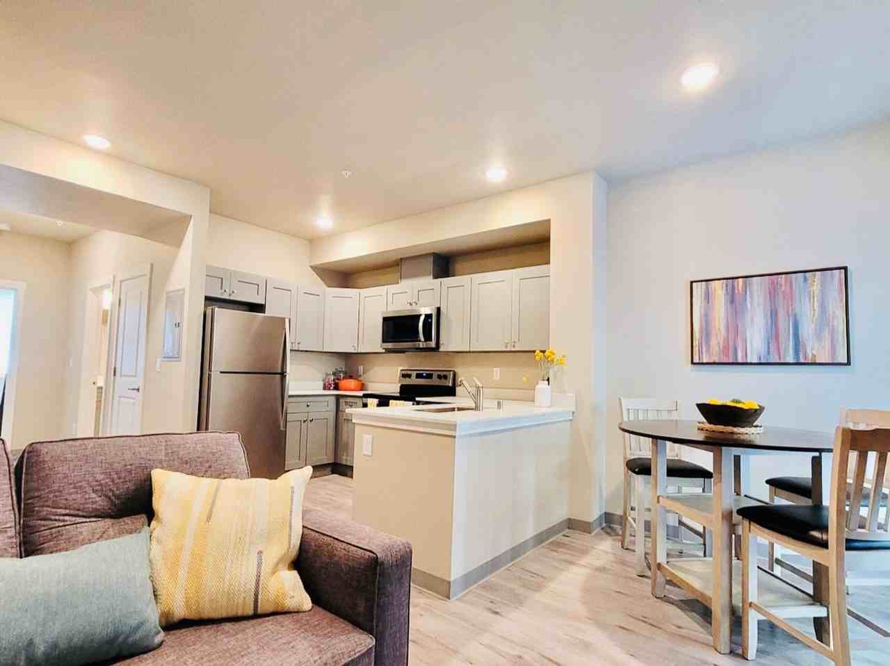 Lost Lake Forest Apartments - Photo 4 of 11