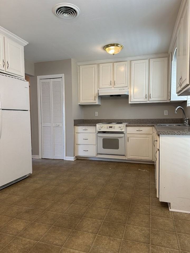 3020 Jeanne Rd - Photo 7 of 10