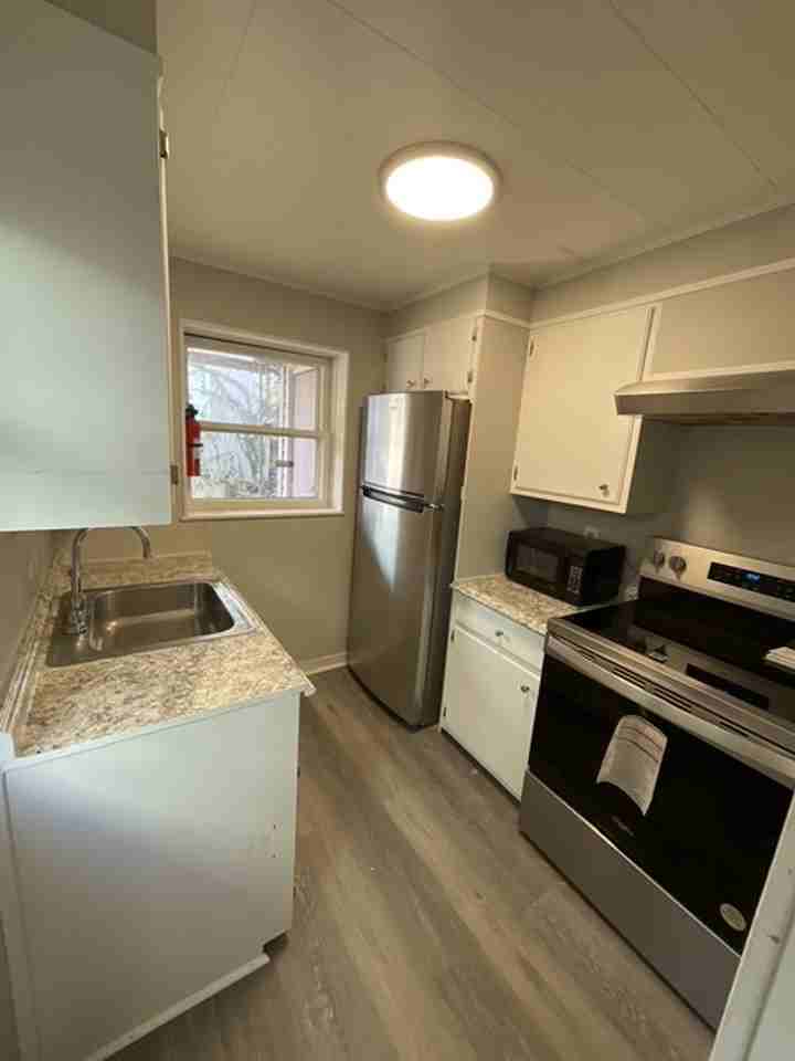 127 Wunder St - Photo 2 of 13