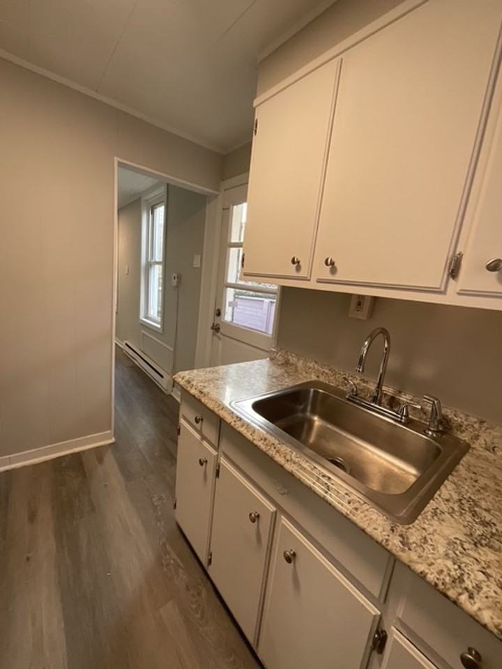 127 Wunder St - Photo 3 of 13