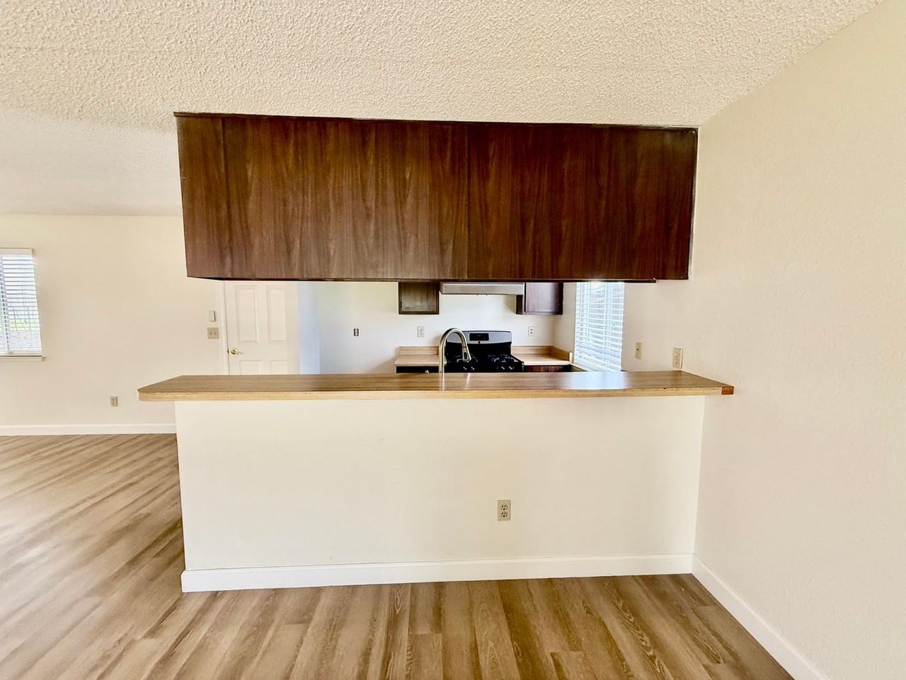 7032 Cloverleaf Way - Photo 6 of 12