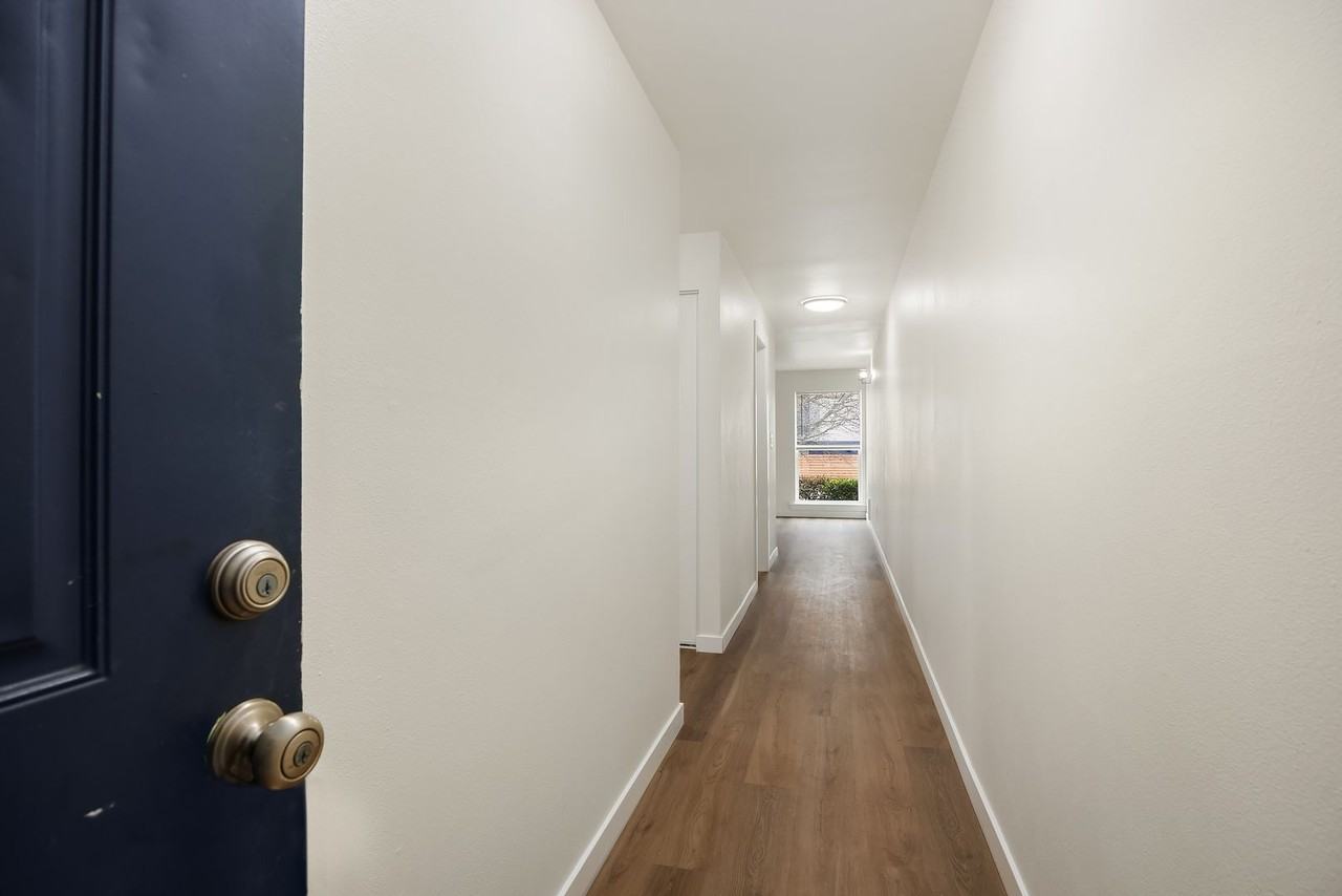 9th Avenue Apartments - Photo 5 of 13