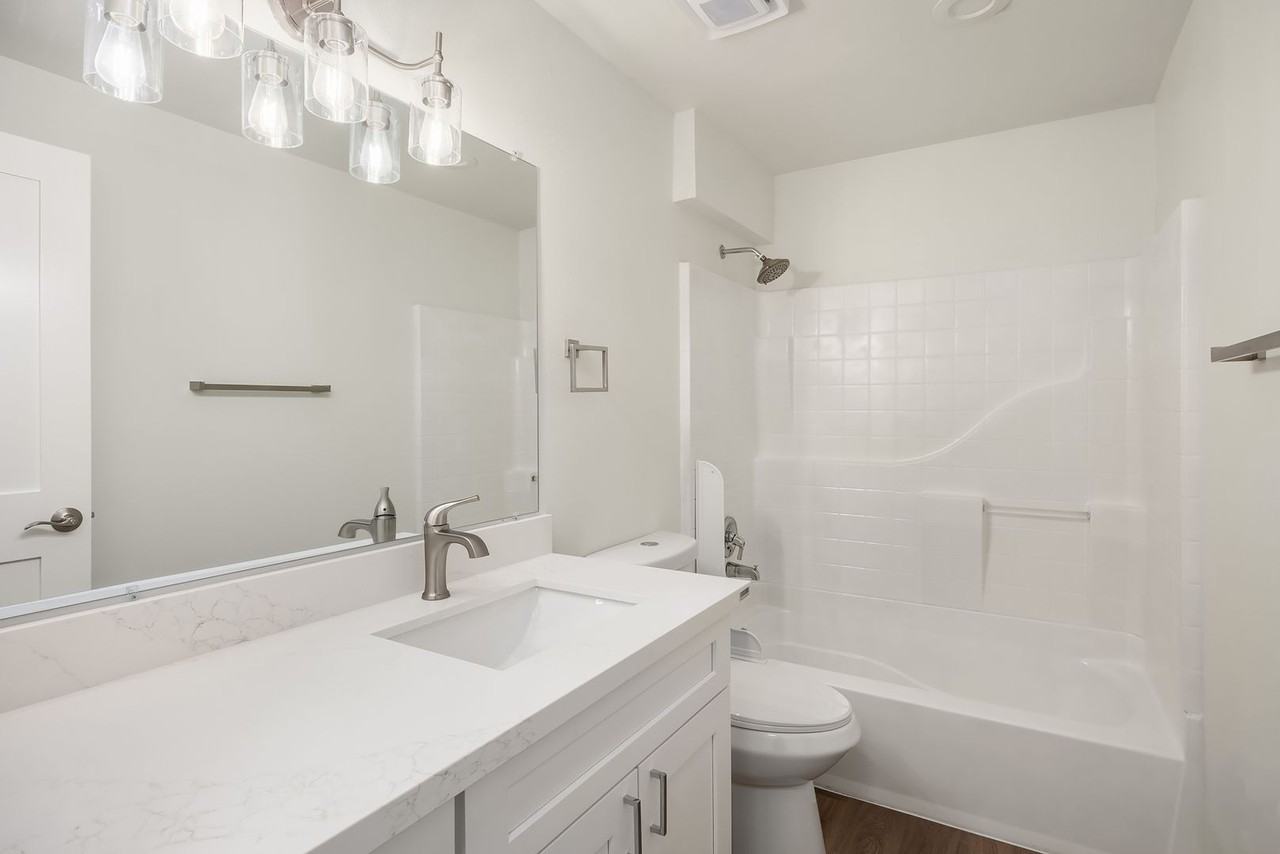 9th Avenue Apartments - Photo 6 of 13