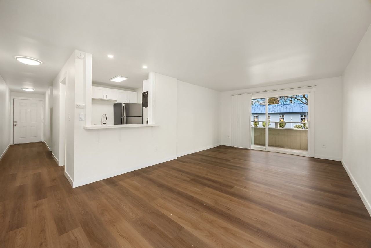 9th Avenue Apartments - Photo 2 of 13