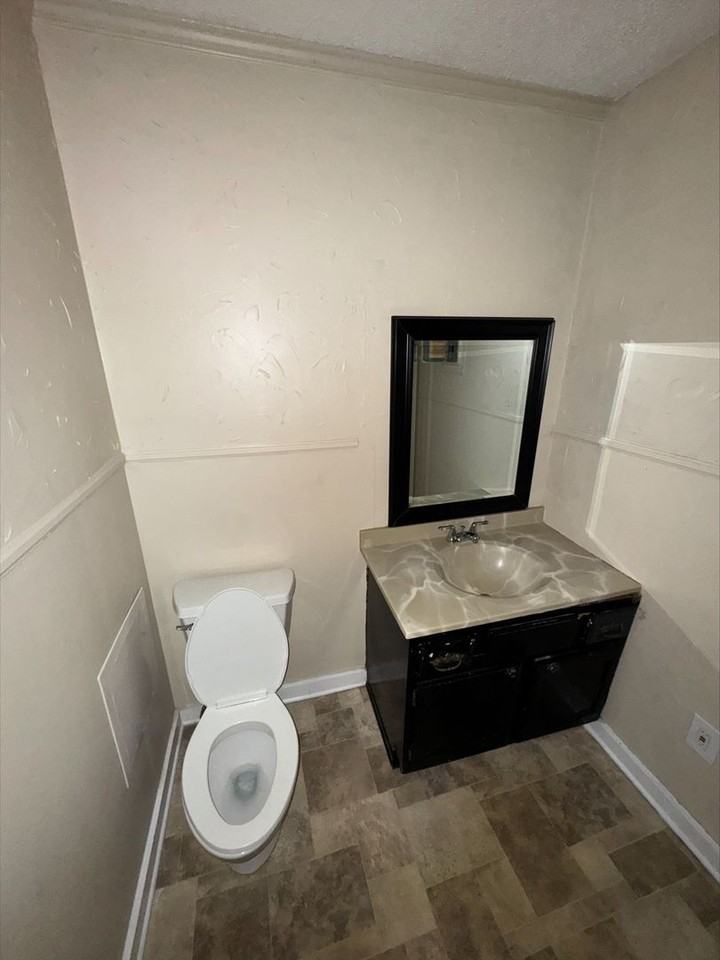 103 Hunt Ave - Photo 6 of 10