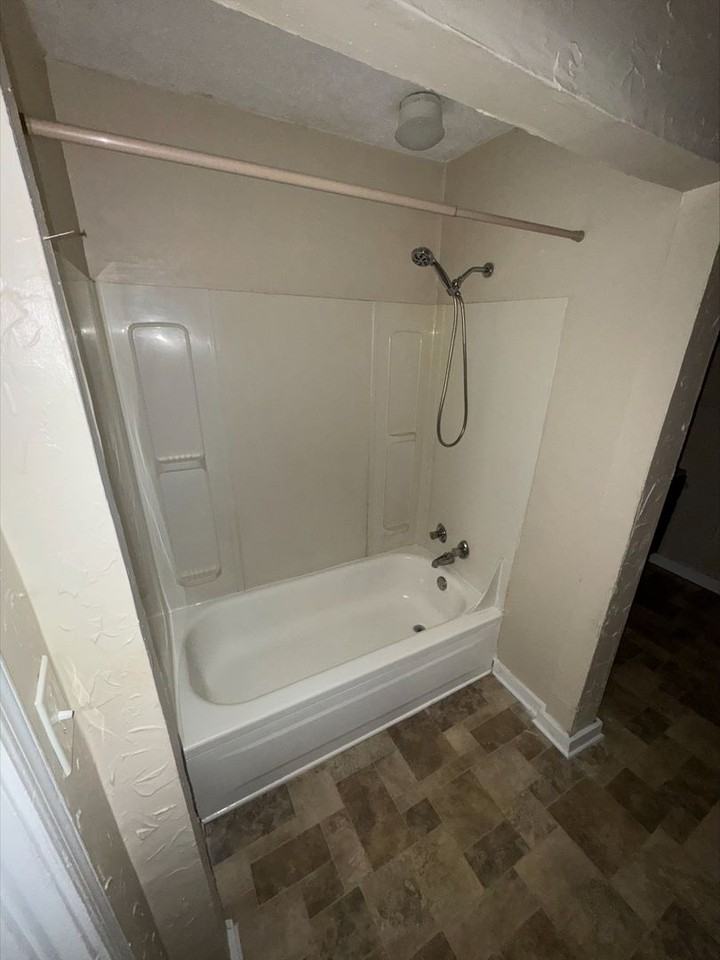 103 Hunt Ave - Photo 7 of 10