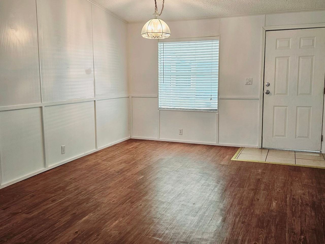 503 Choo Choo Ln - Photo 2 of 16