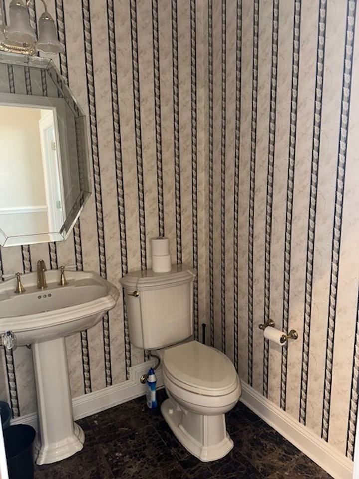 1163 Mary Kate Dr - Photo 5 of 39