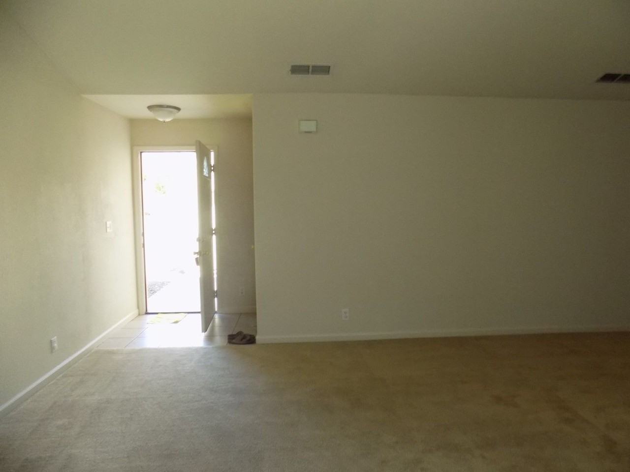 351 351 Acacia St Tracy CA 95376 - Photo 2 of 18