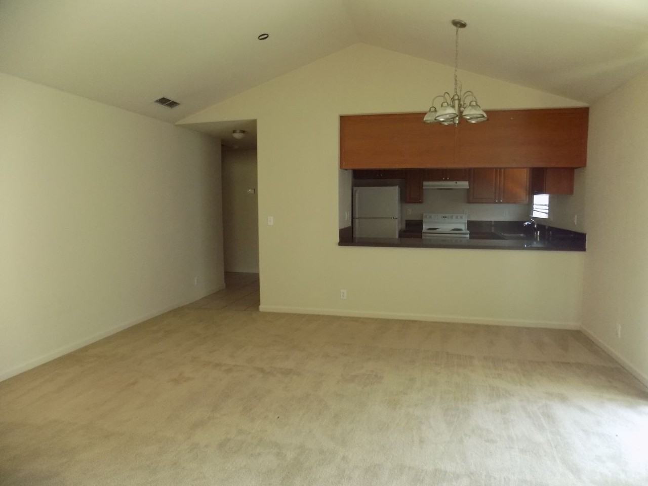 351 351 Acacia St Tracy CA 95376 - Photo 3 of 18