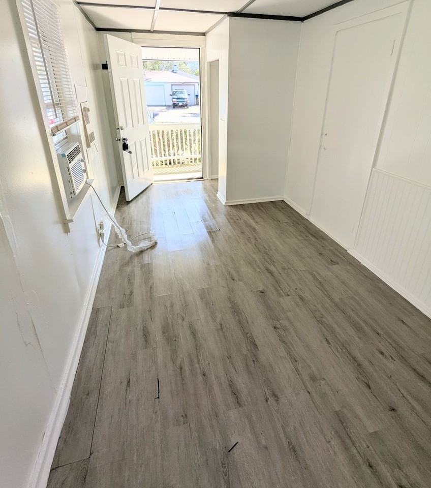 309 Eastwood Ln - Photo 4 of 7