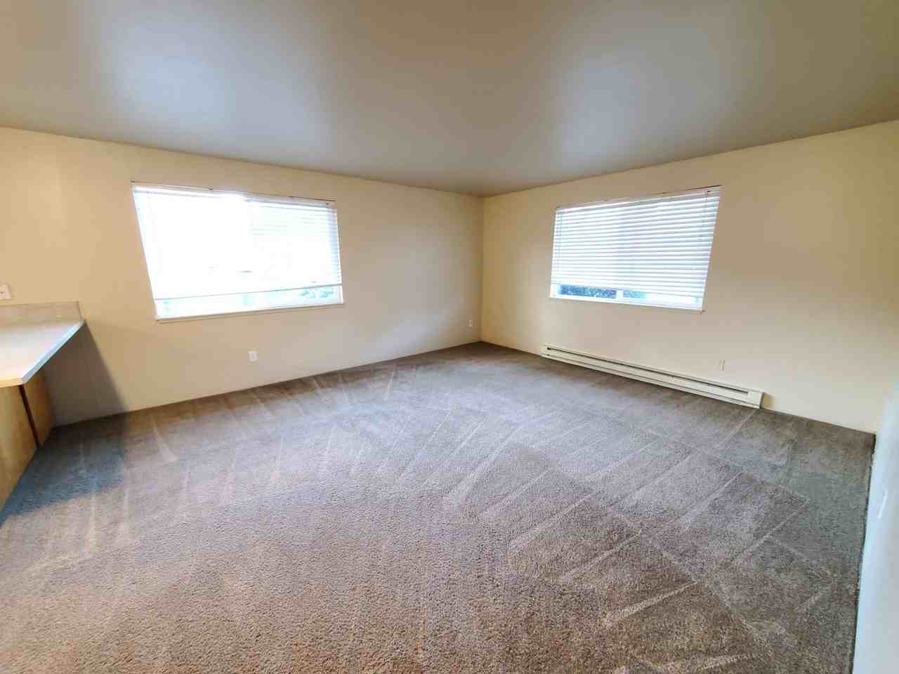 1405 Nw Kings Blvd - Photo 2 of 16
