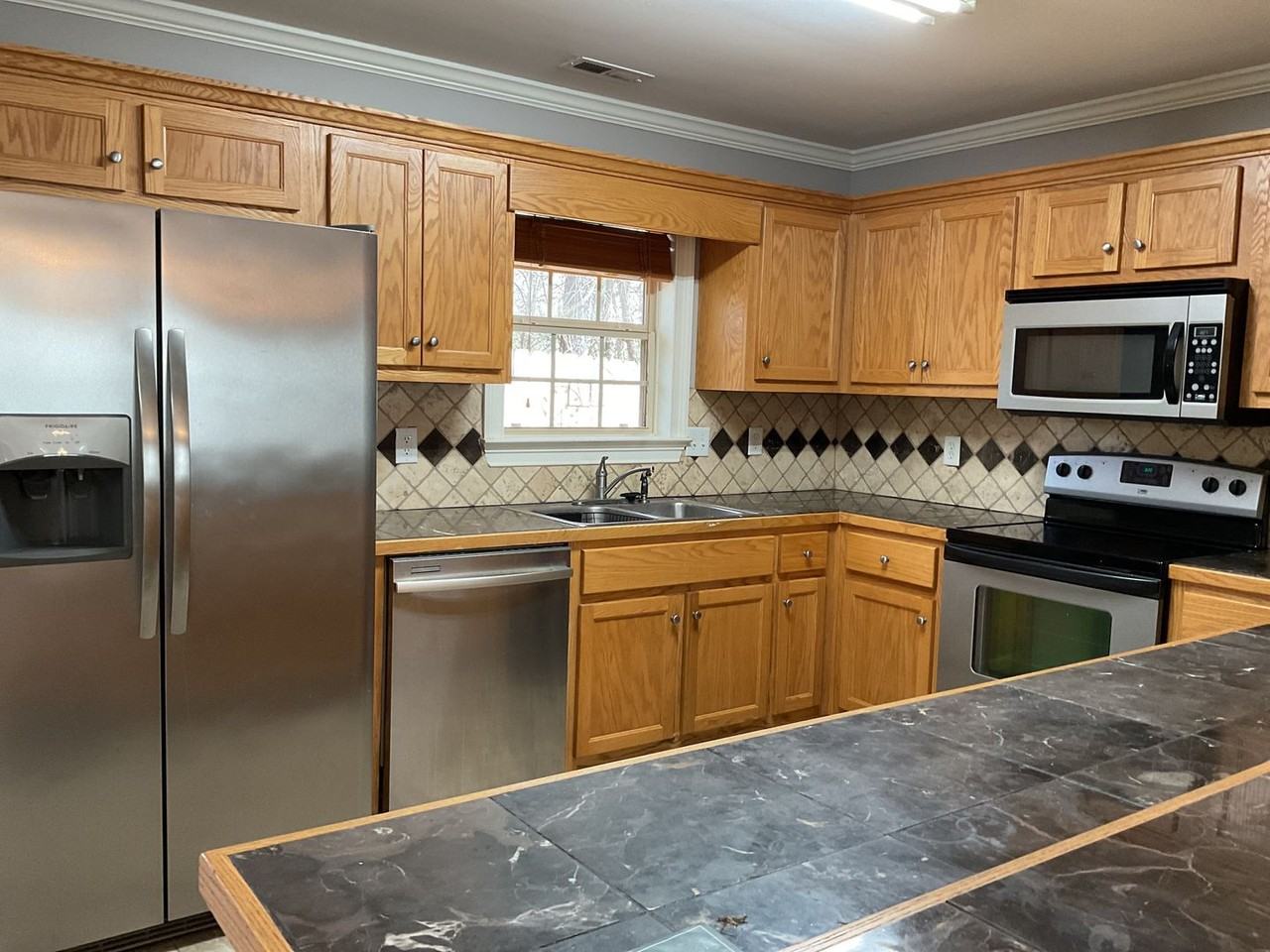 10 Sarah St Nw - Photo 4 of 16