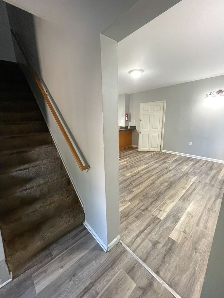 212 Ballard St - Photo 6 of 22