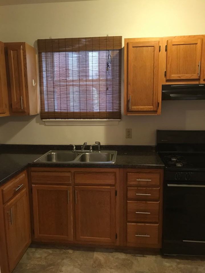 5876 Shady Forbes Ter - Photo 4 of 12