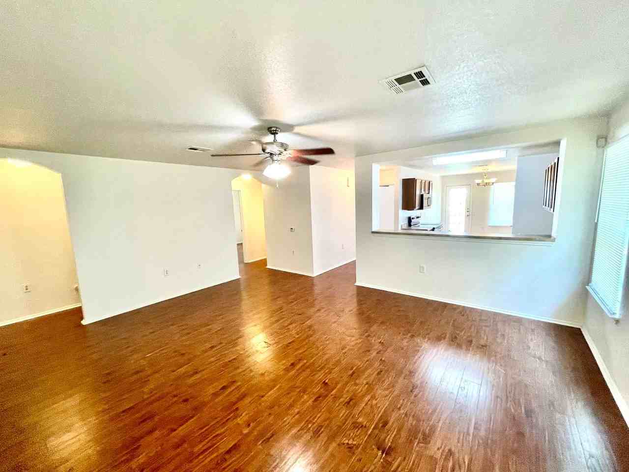 1401 Coriander Dr - Photo 3 of 15