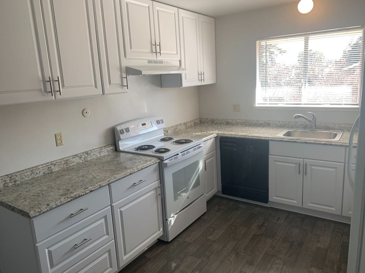 8327 La Riviera Dr - Photo 3 of 45