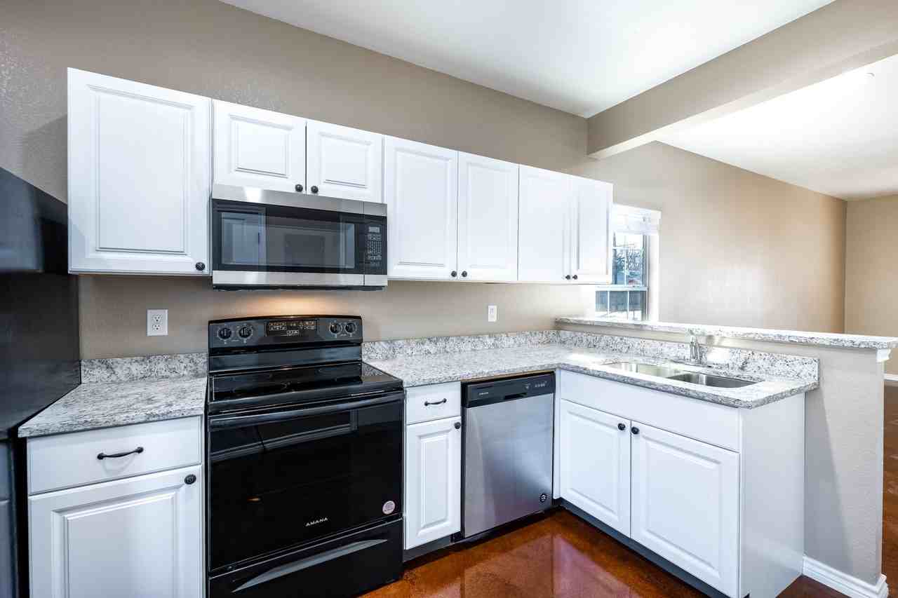 1115 N Paddock St #101 - Photo 4 of 10