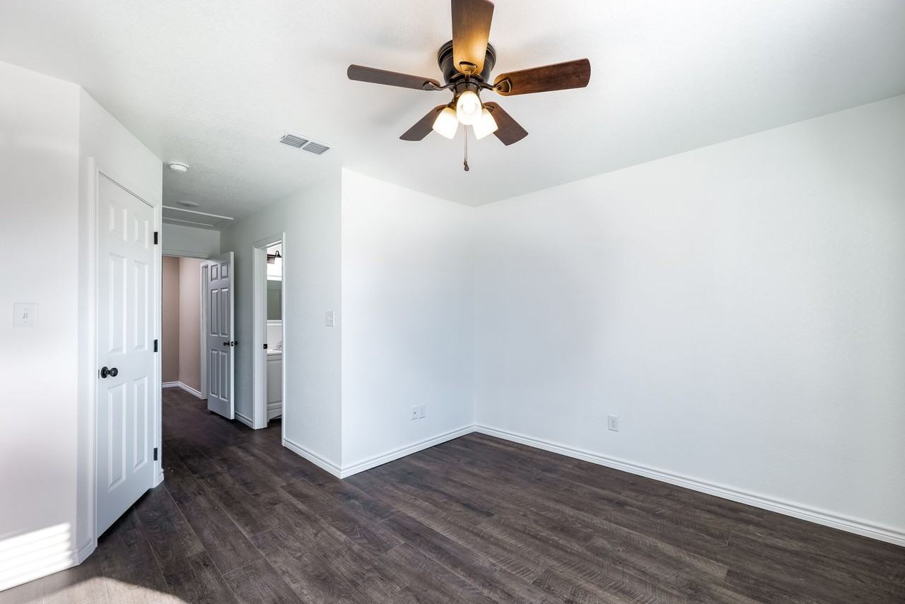 1115 N Paddock St #101 - Photo 5 of 10