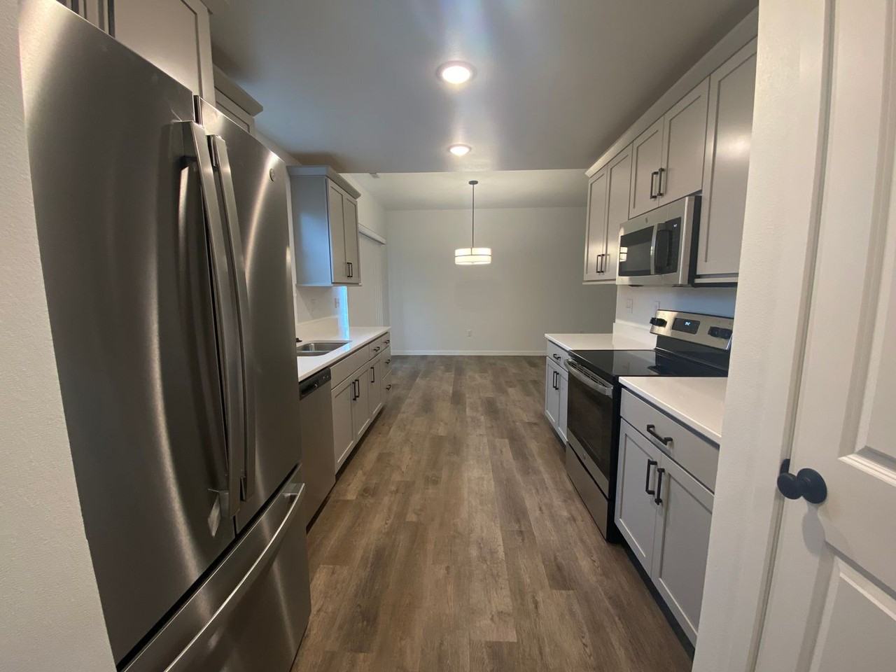 200 Adams St - Photo 5 of 21