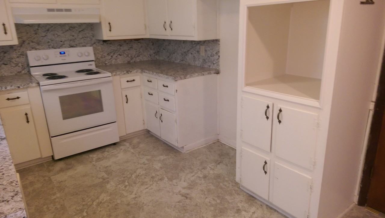 2742 Winston Rd - Photo 2 of 12