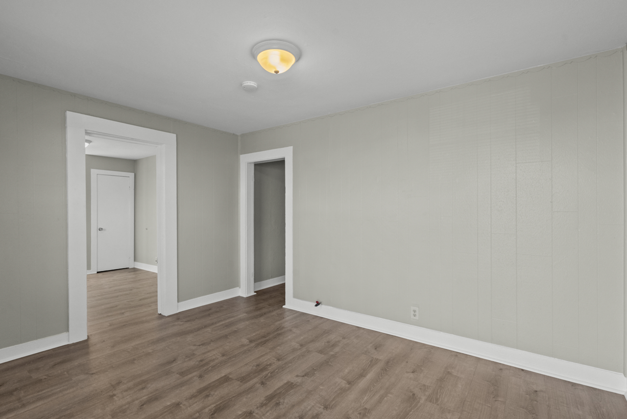 925 4th Ave N - Photo 3 of 10