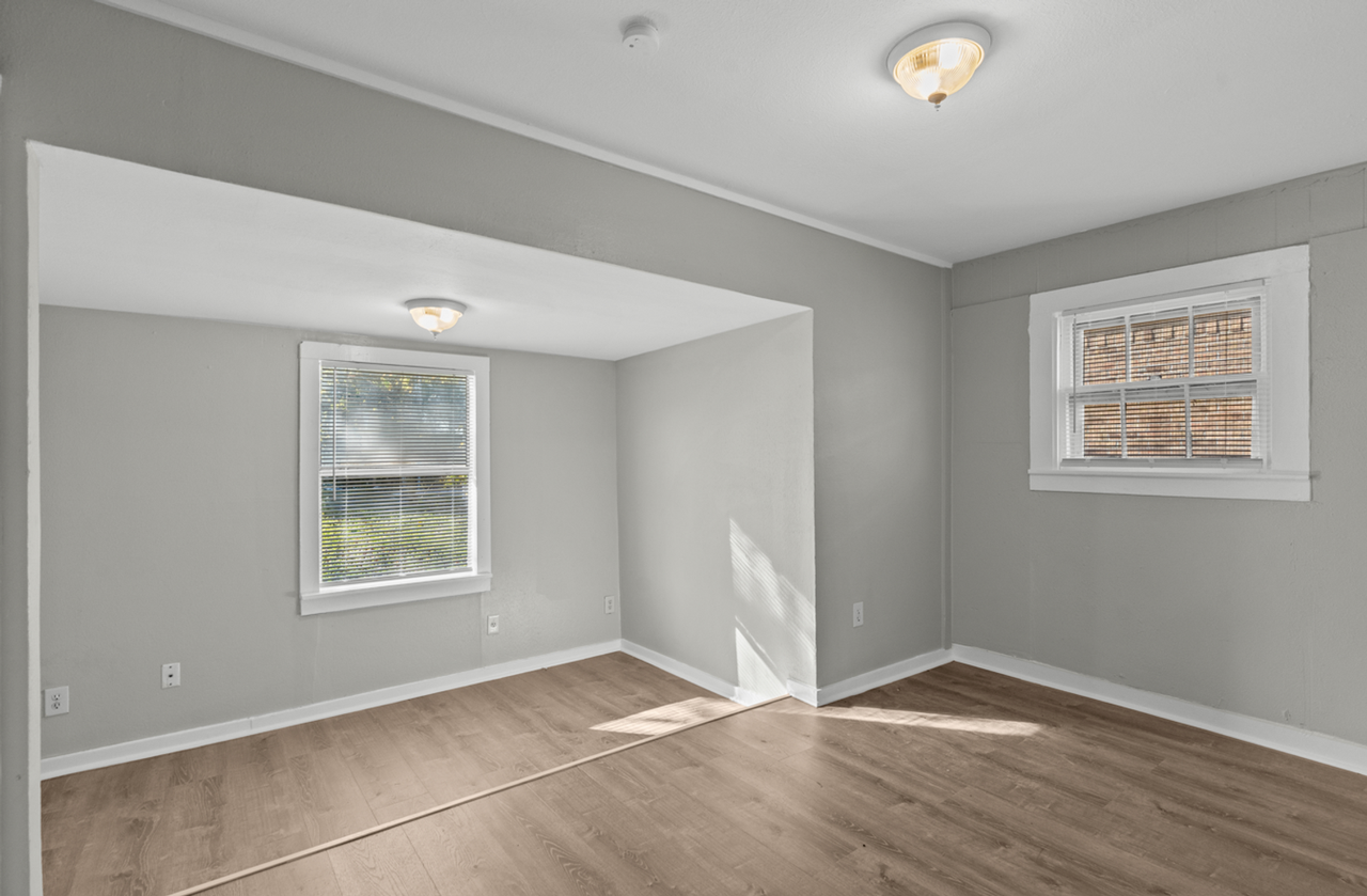 925 4th Ave N - Photo 7 of 10