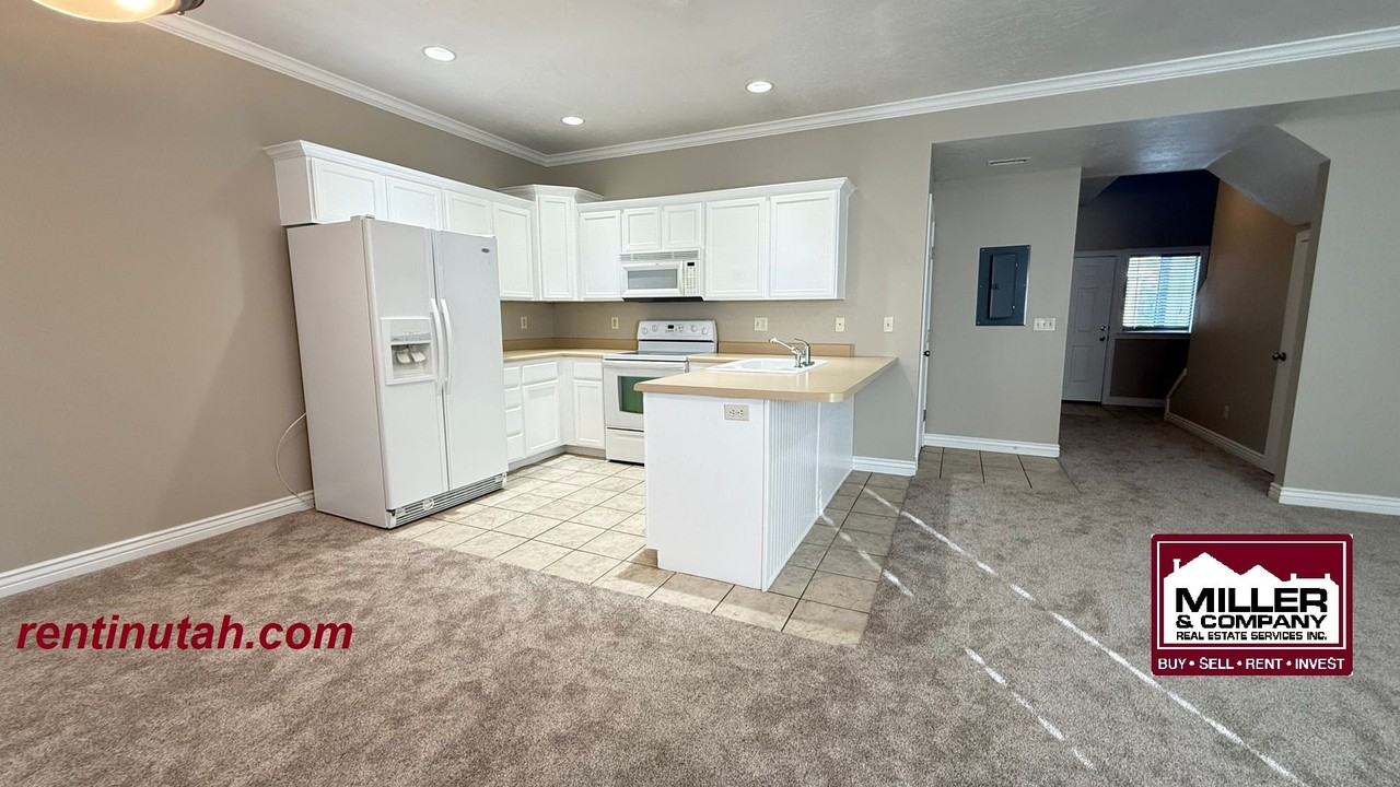 6784 S 950 E - Photo 5 of 20