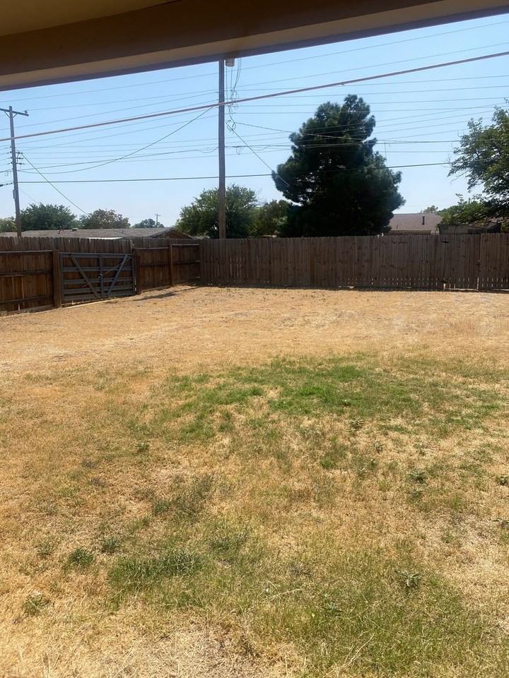 5101 44th St - Photo 3 of 12