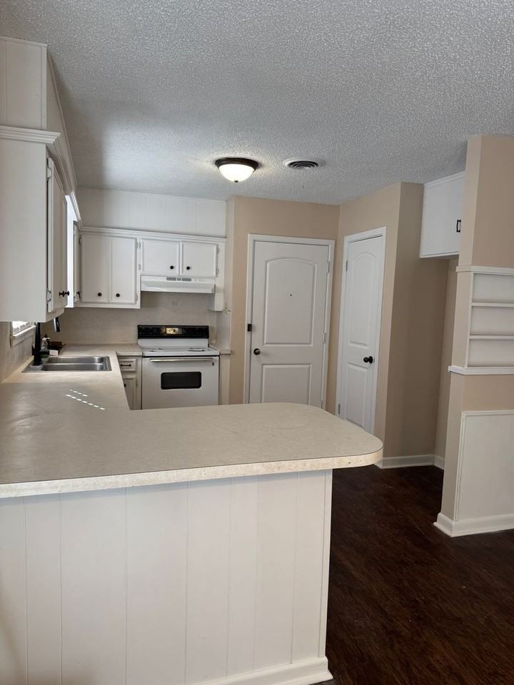 5101 44th St - Photo 4 of 12