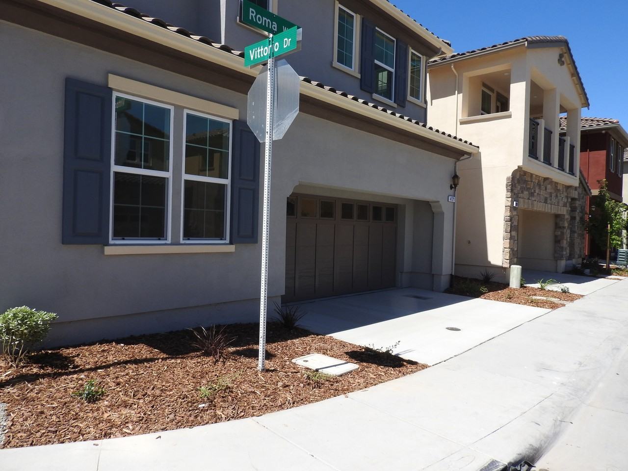 4121 Vittorio Dr - Photo 3 of 27