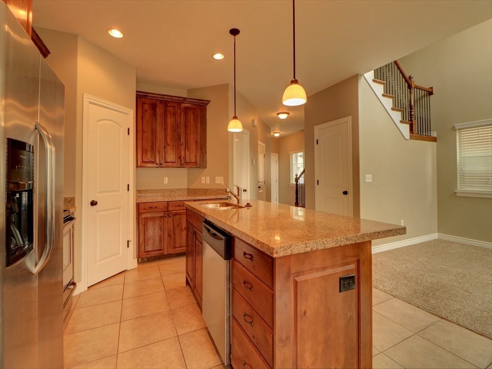 1833 W 761 S - Photo 7 of 19