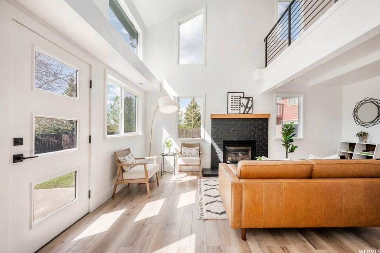 2317 Calumet Cir - Photo 6 of 27