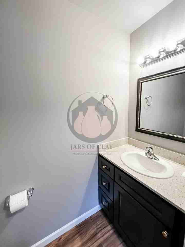3681 Peter Ln Ne - Photo 5 of 20