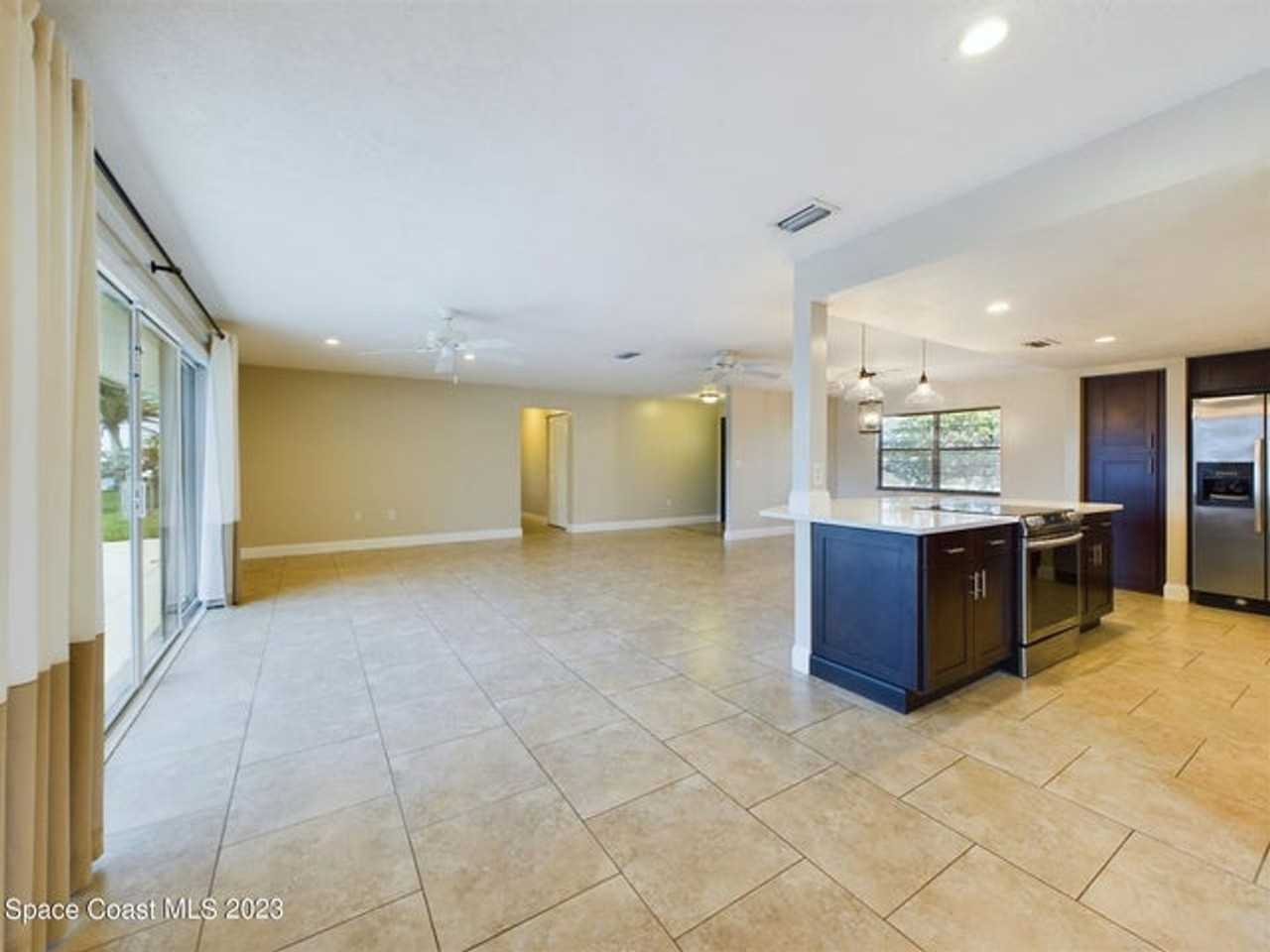 1745 E Riviera Dr - Photo 3 of 17