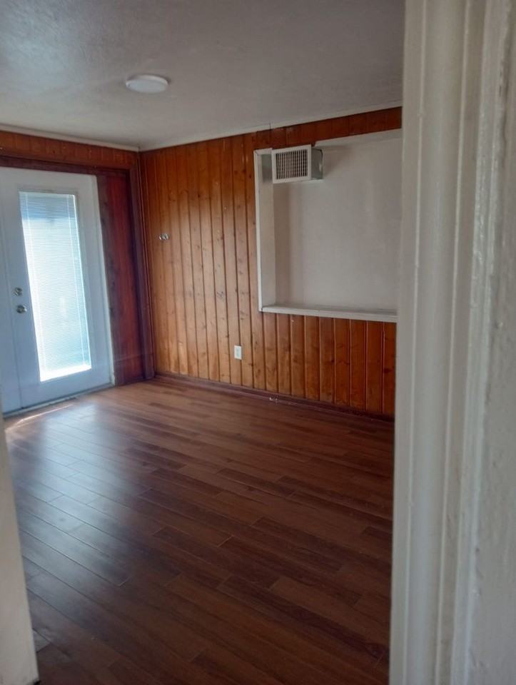 220 6th Jpv St - Photo 2 of 10