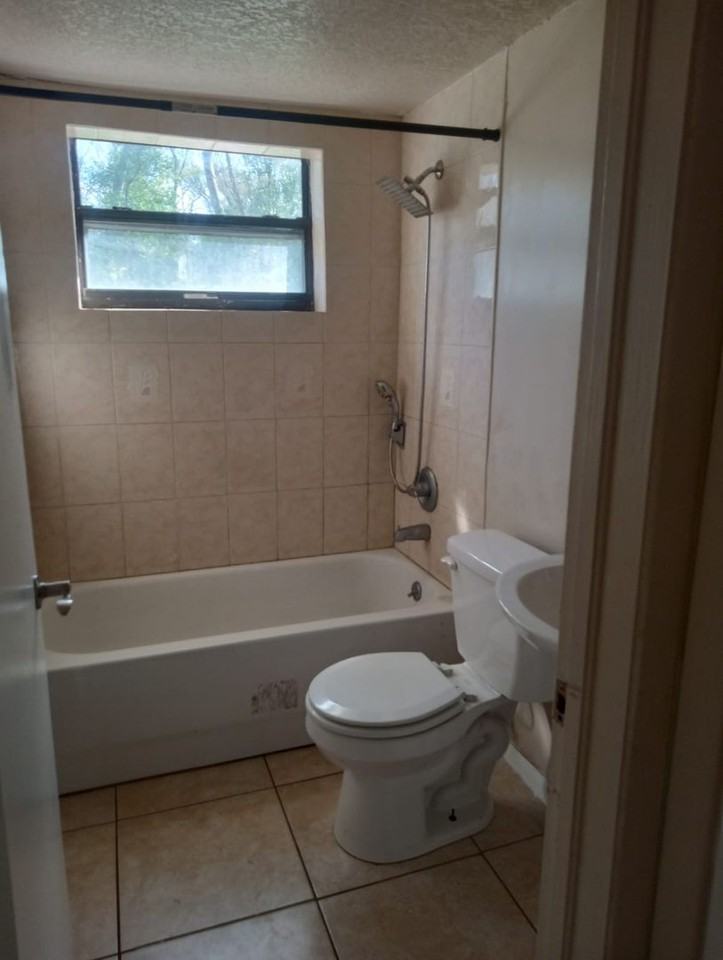 220 6th Jpv St - Photo 6 of 10