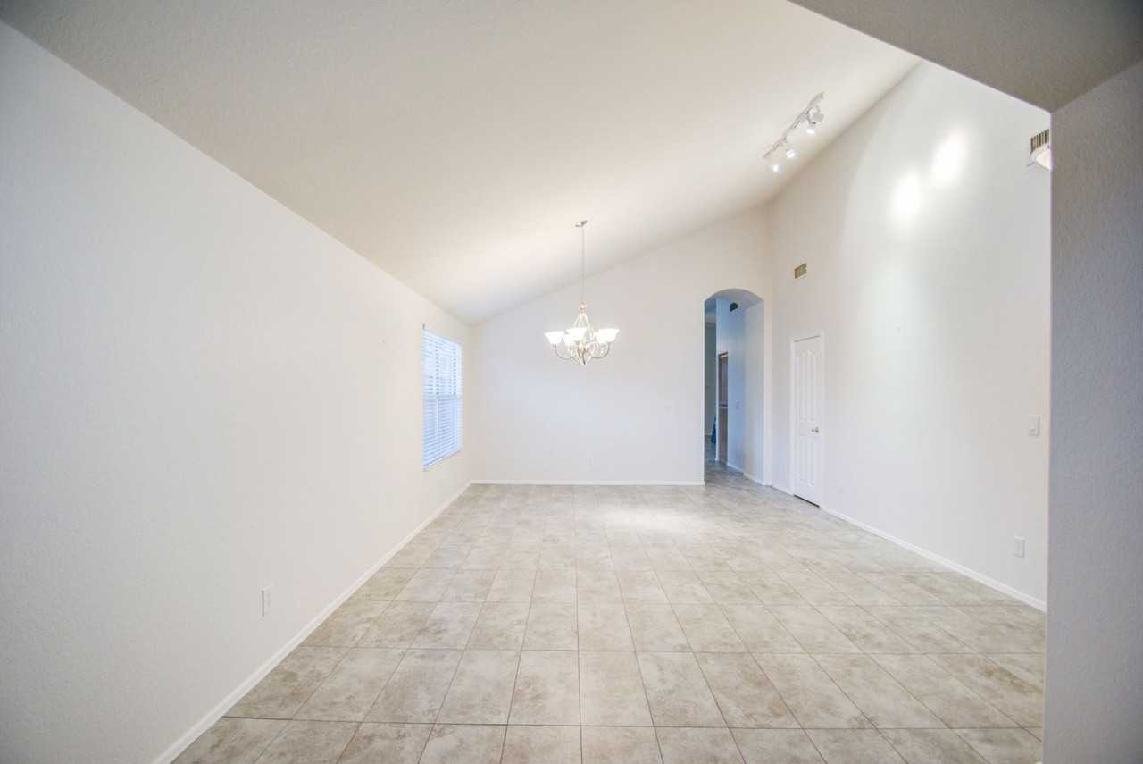 3216 E Muirwood Dr - Photo 4 of 40