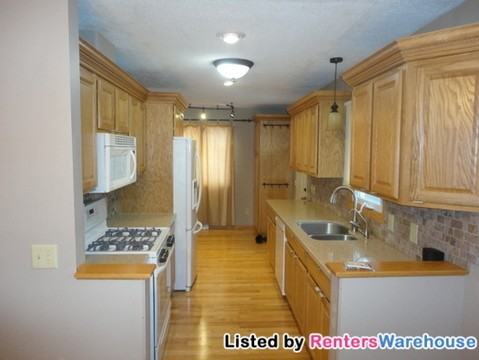 842 Xenia Ave NW - Photo 3 of 15