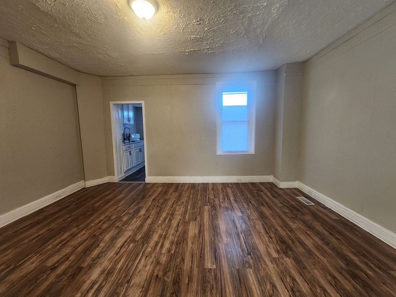 3735 Manchester Ave - Photo 4 of 11