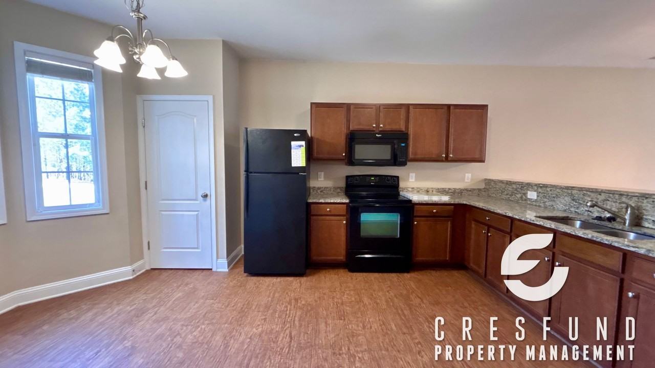 419 Georgetown Cir - Photo 4 of 14