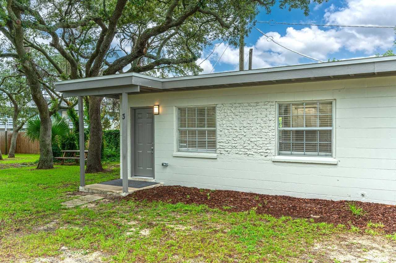 718 Eglin Pkwy Ne #3 - Photo 3 of 18