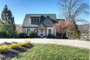 featured image of 121 Lake Haven Dr