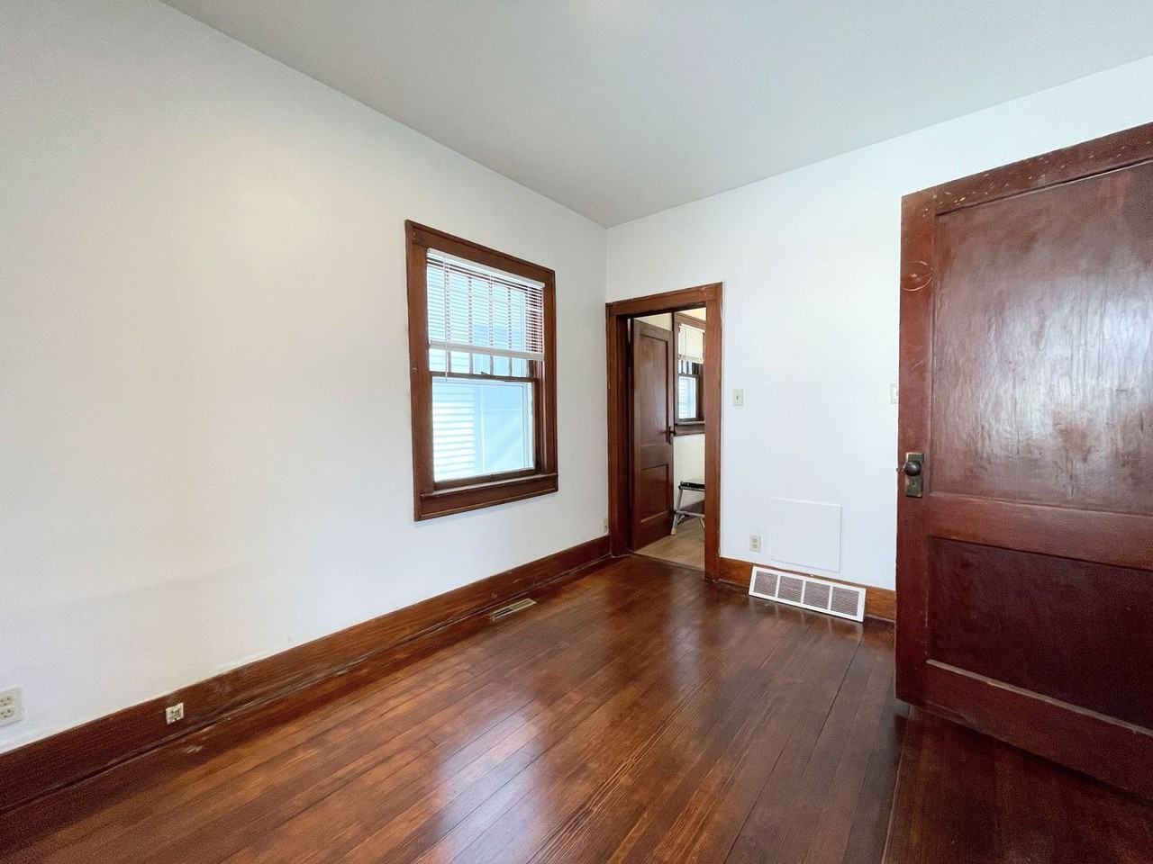 111 E 9th Ave - Photo 4 of 14