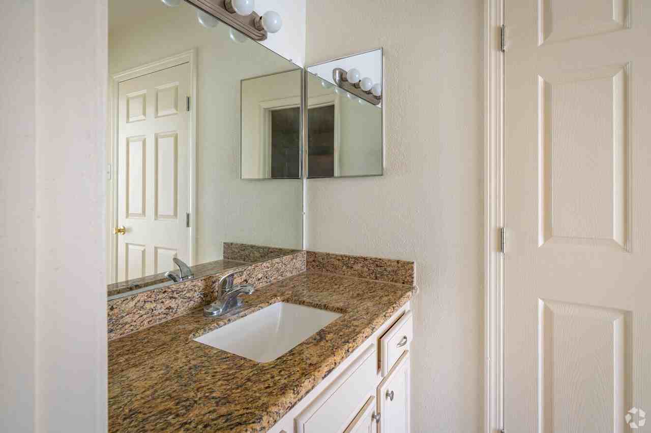 Kimberly House Apartments - Photo 6 of 39